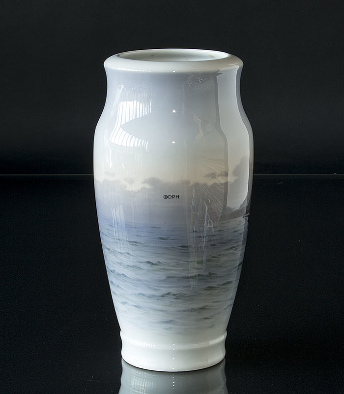 Vase mit Meerblick, Schiff bei Kronborg, Royal Copenhagen Nr. 2562-2040