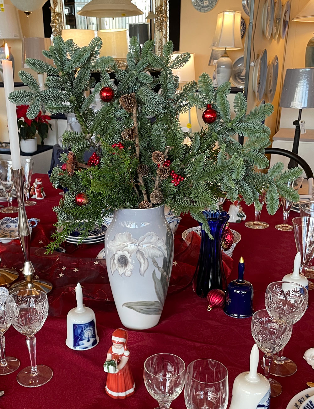 Vase mit Blume, Royal Copenhagen Nr. 2640-137