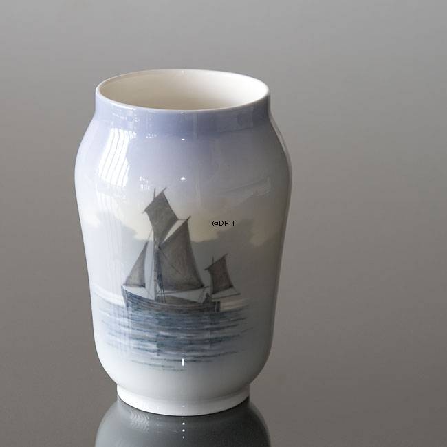 Vase mit Meerblick, Royal Copenhagen Nr. 2730-108