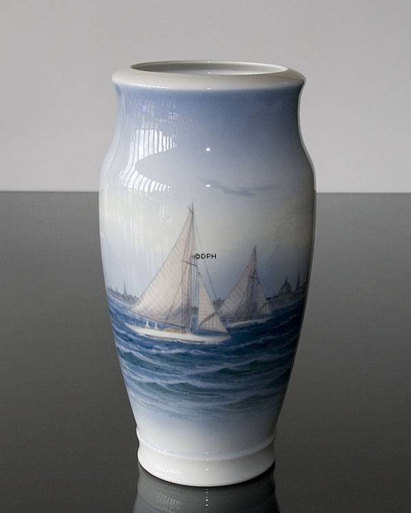 Vase mit Meerblick, Royal Copenhagen Nr. 2764-2040