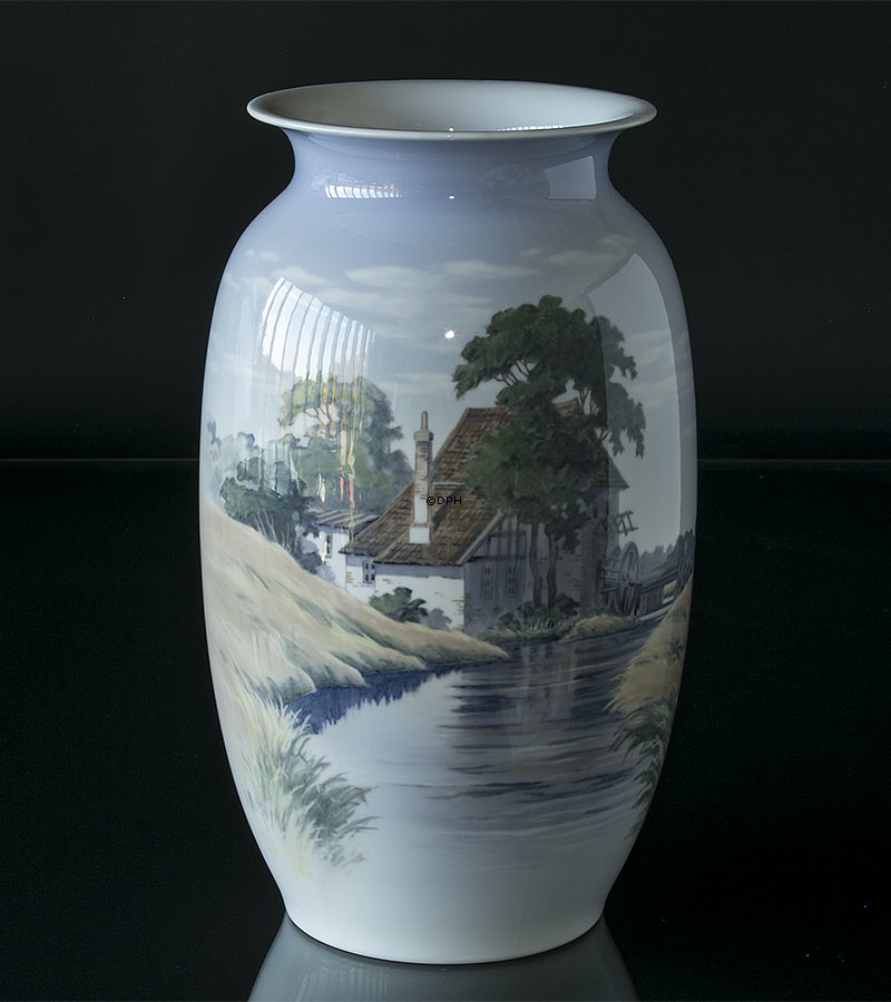 Vase mit Landschaft und Wassermühle, Royal Copenhagen Nr. 2768-2846