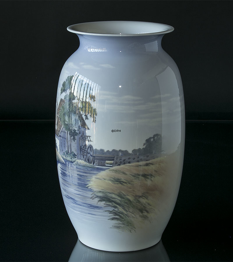 Vase mit Landschaft und Wassermühle, Royal Copenhagen Nr. 2768-2846