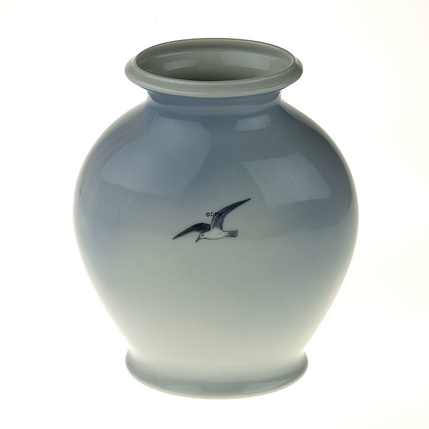 Vase Die kleine Meerjungfrau auf Langelinje in Kopenhagen, Royal Copenhagen Nr. 2770-3088