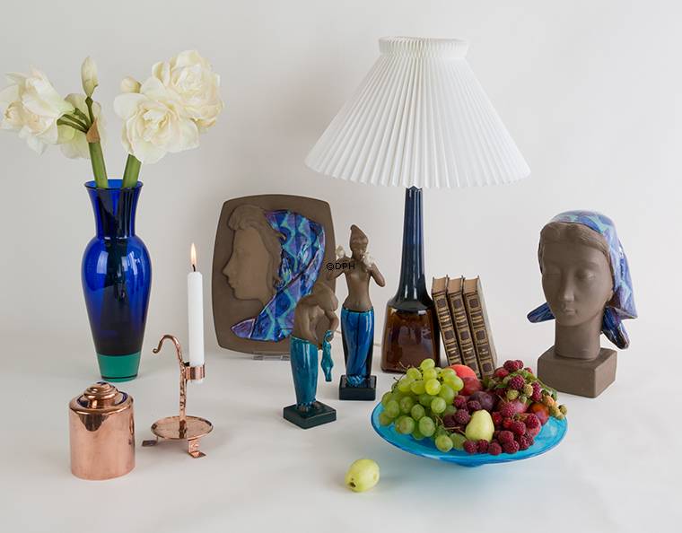 Royal Copenhagen Keramikrelief, Nr. 2798-160, Mädchen 25cm x 33cm signiert Johs Hedegaard (1915-1999)