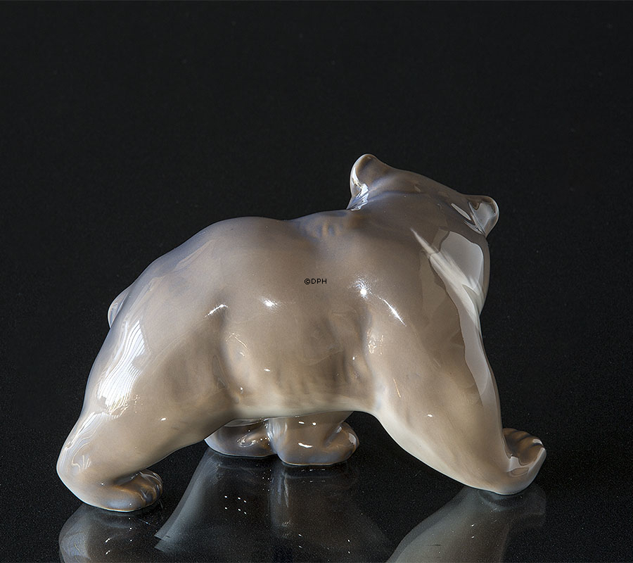 Braunbär, zu Fuß zur Seite schauend, Royal Copenhagen Figur Nr. 2841