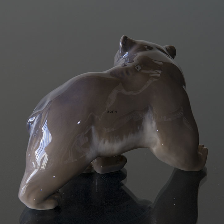 Braunbär, zu Fuß zur Seite schauend, Royal Copenhagen Figur Nr. 2841