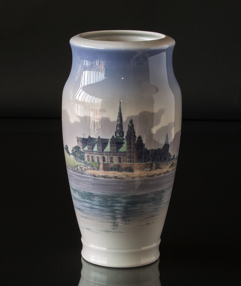 Vase mit Kronborg, Royal Copenhagen Nr. 2868-2040