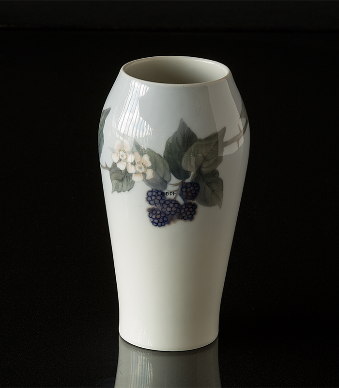 Vase mit Brombeeren, Royal Copenhagen Nr. 288-293