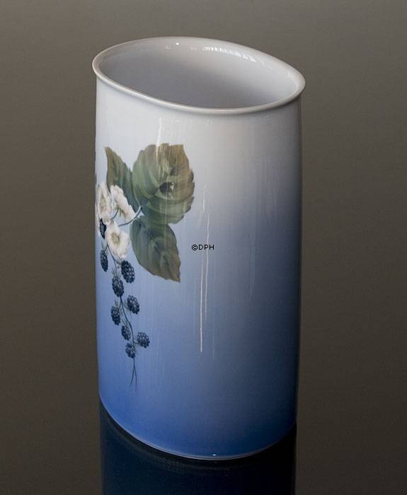 Vase mit Brombeeren, Royal Copenhagen Nr. 288-5402