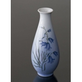 Vase mit blauer Glockenblume, Royal Copenhagen Nr. 2918-4055