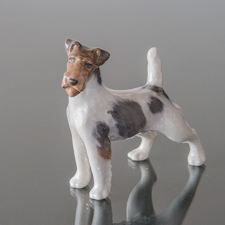 Rauhaariger Terrier stehend, Royal Copenhagen Hundefigur Nr. 2967
