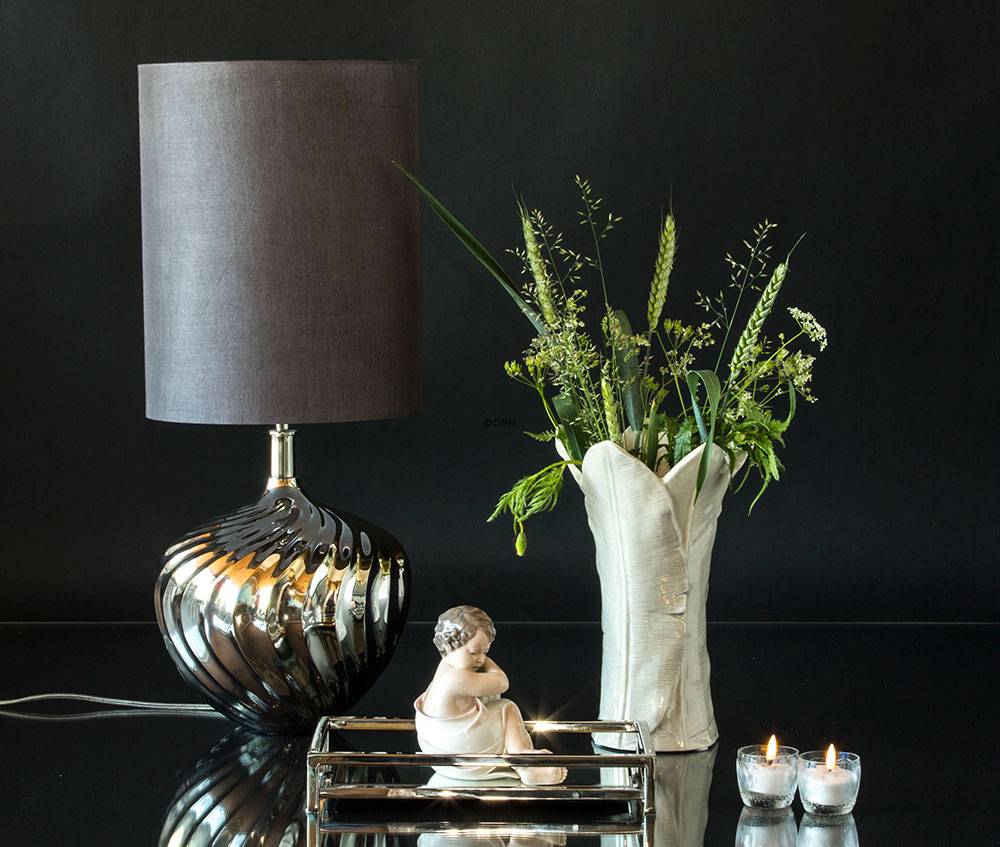 Rosenknospe sitzt zusammen gekräuselt, Royal Copenhagen Kind Figur Nr. 3009