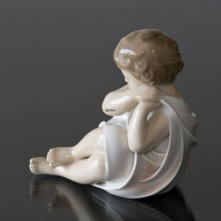 Rosenknospe sitzt zusammen gekräuselt, Royal Copenhagen Kind Figur Nr. 3009