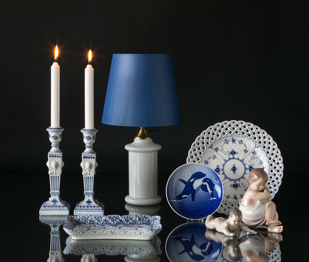 Rosenknospe sitzt zusammen gekräuselt, Royal Copenhagen Kind Figur Nr. 3009