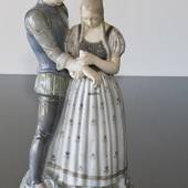 Ritter und Jungfrau, die seine Wunden verbindet, Royal Copenhagen Figur Nr....