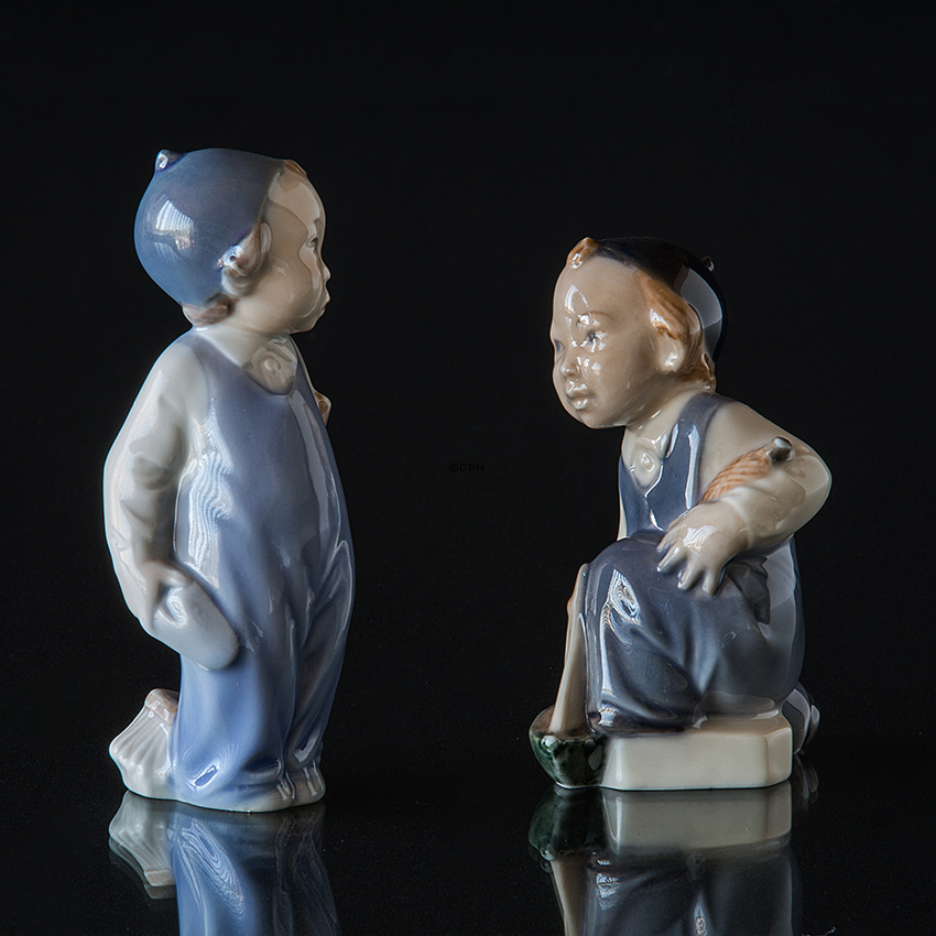 Junge mit Schiff, der zukünftige Entdecker, Royal Copenhagen Figur Nr. 3272