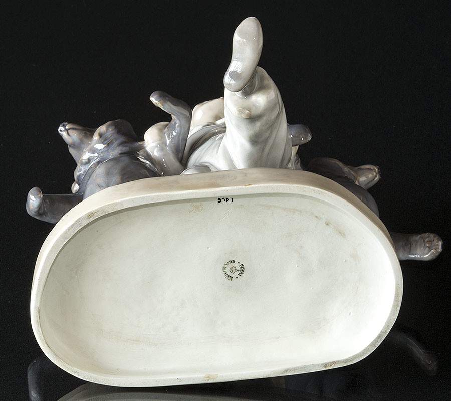 Clown mit tanzenden Bären, sehr seltene Royal Copenhagen Figur Nr. 330 (1894-1922) Carl J. Bonnesen