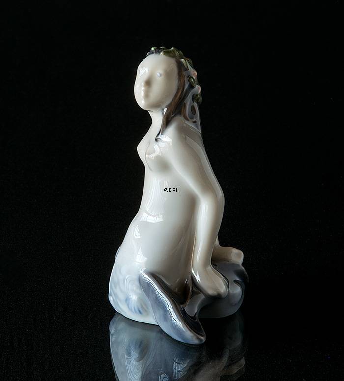 Die kleine Meerjungfrau schaut nach oben, Royal Copenhagen Figur Nr. 3321