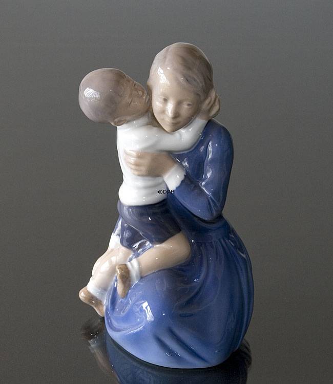 Mutter mit Kind, Royal Copenhagen Figur Nr. 3457