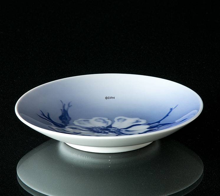 Schale mit Heckenrose, Royal Copenhagen Nr. 3611