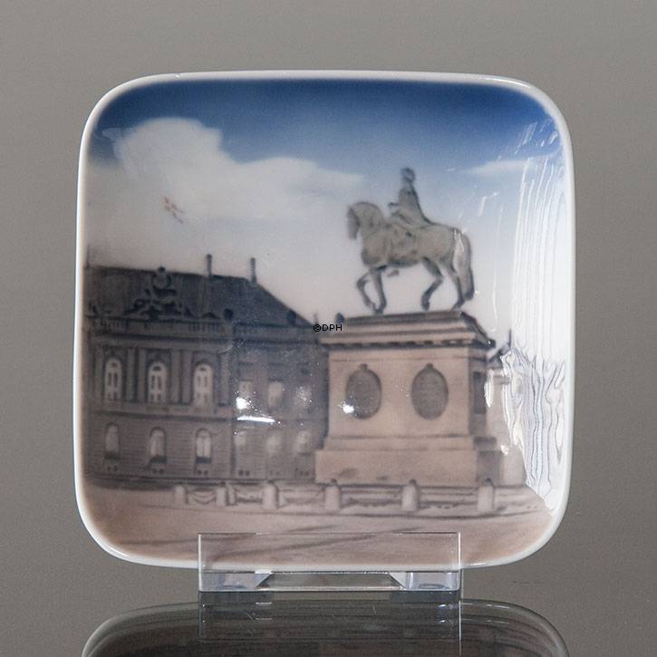 Schale mit Amalienborg Palast in Kopenhagen, Royal Copenhagen Nr. 3671