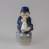 Junge mit Horn, kleiner Hornist, Royal Copenhagen Figur Nr. 3689