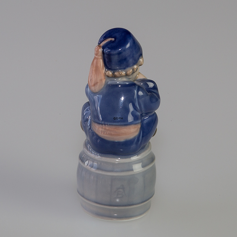 Junge mit Horn, kleiner Hornist, Royal Copenhagen Figur Nr. 3689