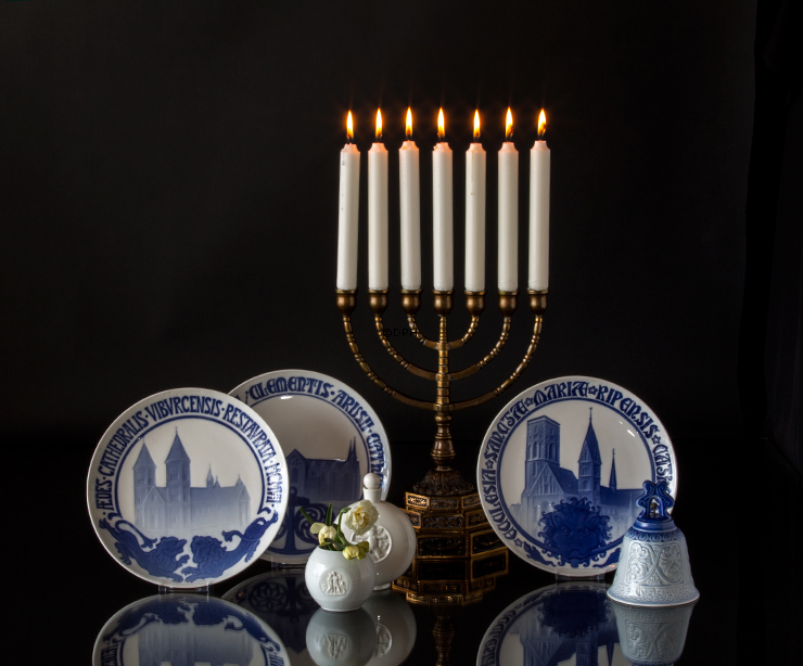 Weiße Parfümflasche mit Pfropfen und Engel Royal Copenhagen Nr. 4010