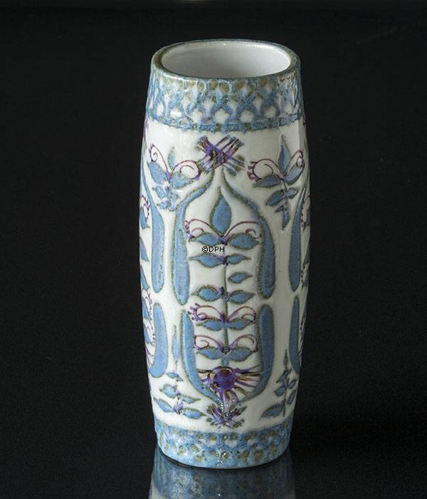 Fayencevase von Marianne Johanson, Royal Copenhagen No. 412-2883