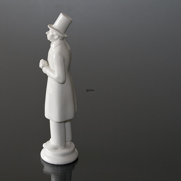 Hans Christian Andersen steht mit Blumenstrauß, weisse Royal Copenhagen Figur Nr. 4216