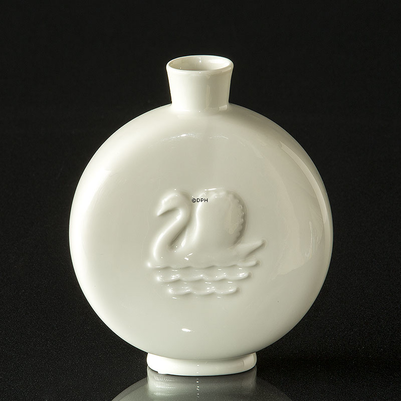 Weiße Vase Royal Copenhagen mit Hans Christian Andersen und Schwane Nr. 4217