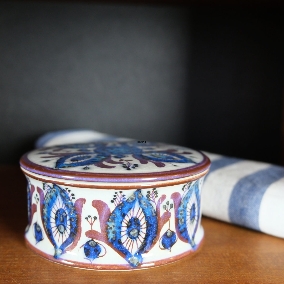 Fayence-Dose mit Deckel, signiert BJ, Royal Copenhagen Nr. 432-3162