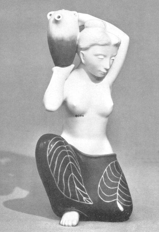 Frau mit Wasserkrug, Royal Copenhagen Figur Nr. 4359