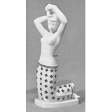 Mädchen flicht ihr Haar, Royal Copenhagen Figur Nr. 4424