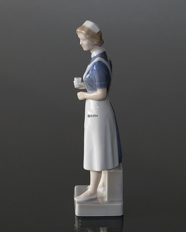 Krankenschwester, Royal Copenhagen Figur Nr. 156 oder 4507
