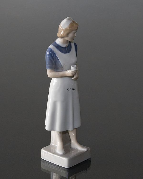Krankenschwester, Royal Copenhagen Figur Nr. 156 oder 4507