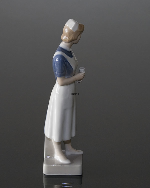 Krankenschwester, Royal Copenhagen Figur Nr. 156 oder 4507
