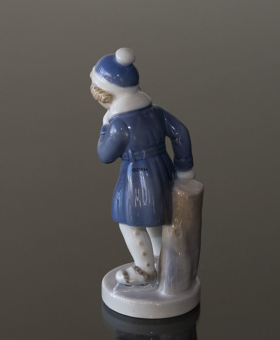 Mädchen geht Eislaufen, Januar, Royal Copenhagen monatliche Figur Nr. 4523