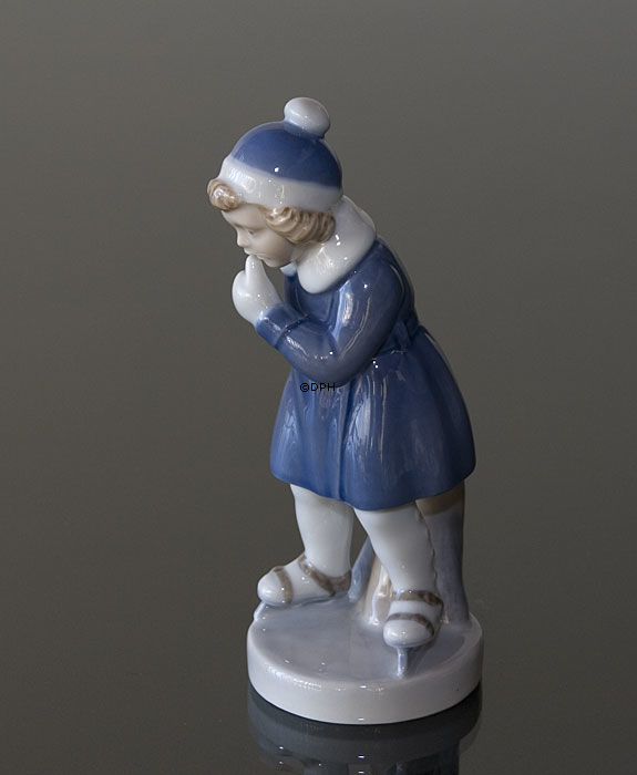 Mädchen geht Eislaufen, Januar, Royal Copenhagen monatliche Figur Nr. 4523