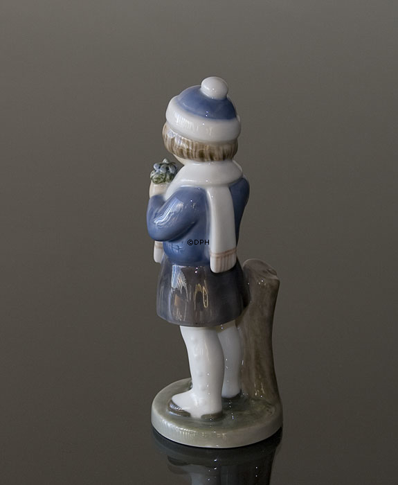 Mädchen mit kleinen Blumen, März, Royal Copenhagen monatliche Figur Nr. 4525