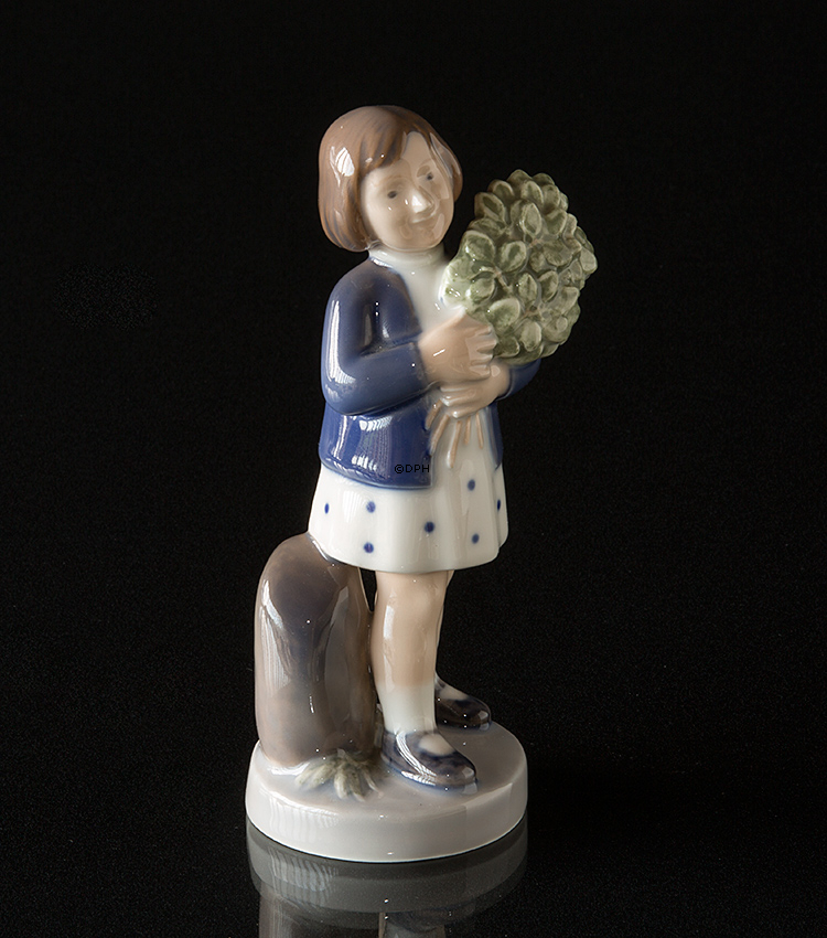 Mädchen mit Blumenstrauß, Mai, Royal Copenhagen monatliche Figur Nr. 4527