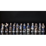 Mädchen mit Schulranzen, Royal Copenhagen Monatsfigur, September Nr. 4531