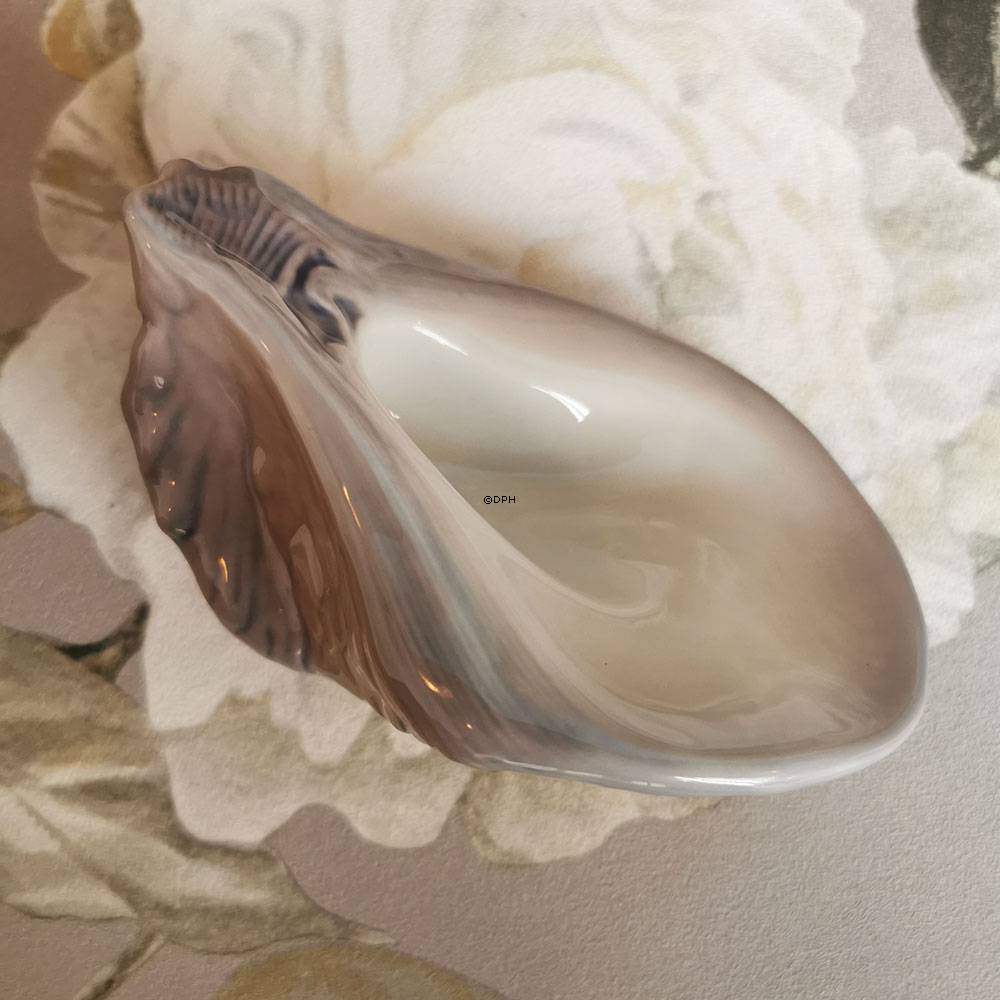 Schale mit Austern Nr. 4553 von Royal Copenhagen, Pfeifenhalter, Jugendstil gekennzeichnet mit ØTA