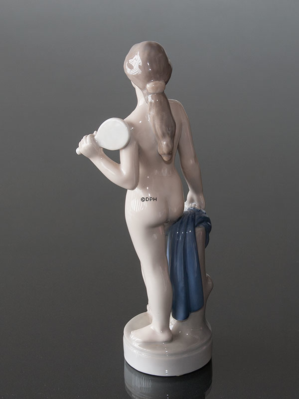Helena, nacktes Mädchen mit Spiegel, Royal Copenhagen Figur Nr. 4639