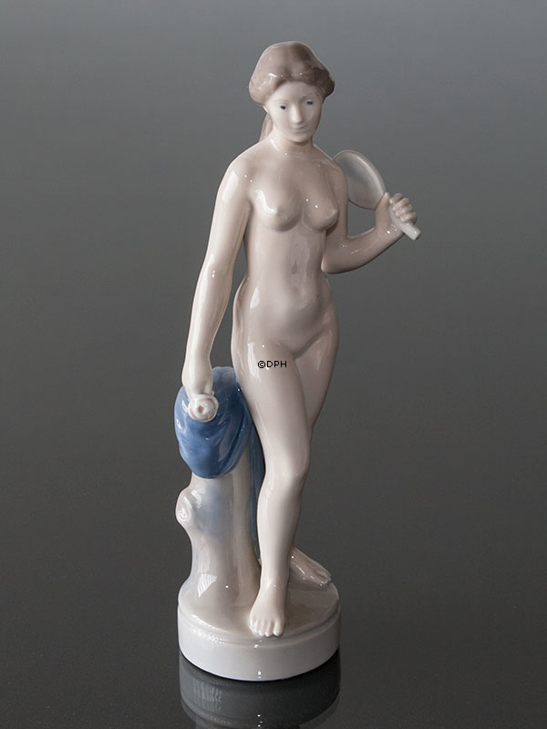 Helena, nacktes Mädchen mit Spiegel, Royal Copenhagen Figur Nr. 4639