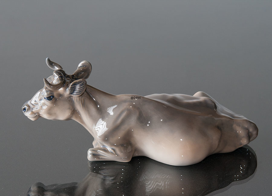 Jersey Rind liegend, Royal Copenhagen Figur Nr. 4683