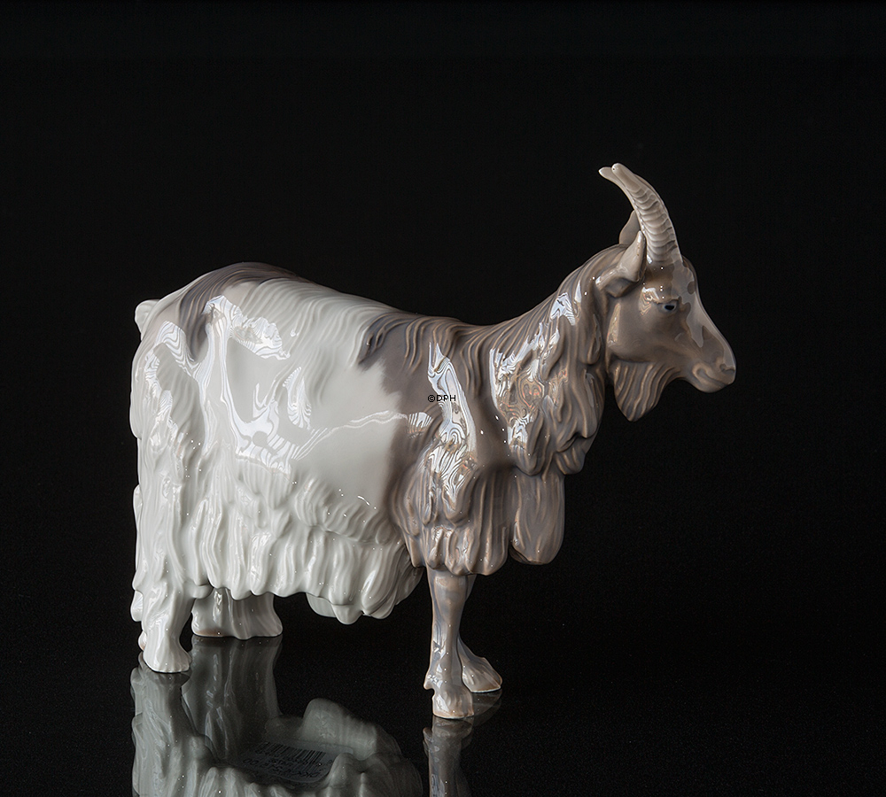 Ziege steht ruhig, Royal Copenhagen Figur Nr. 4726