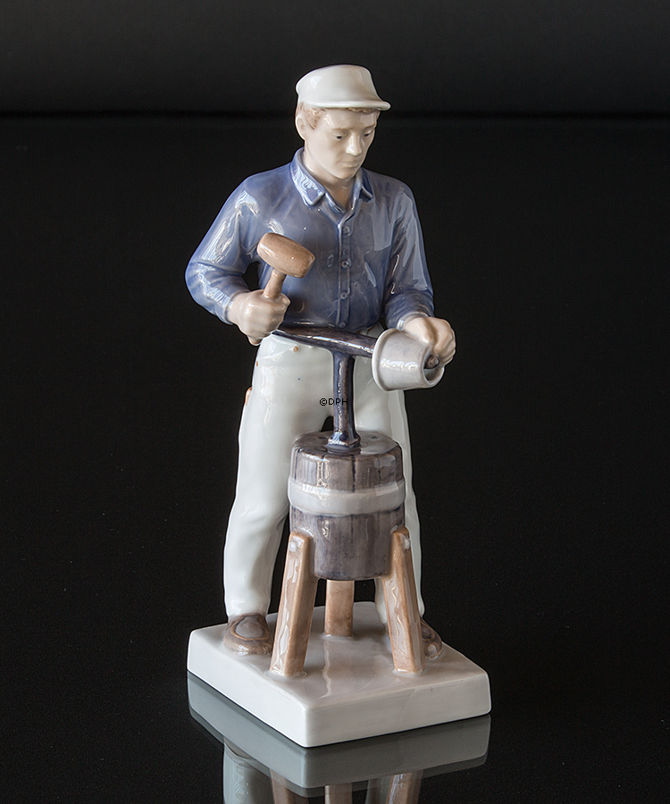 Klempner mit Werkzeugen, Royal Copenhagen Figur Nr. 4727