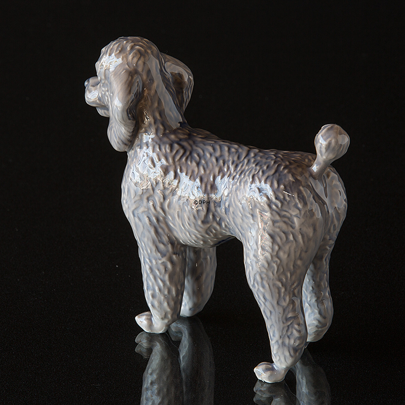 Pudel stehend, Royal Copenhagen Hundefigur Nr. 4757
