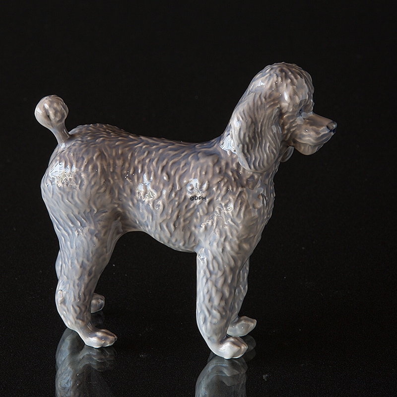 Pudel stehend, Royal Copenhagen Hundefigur Nr. 4757